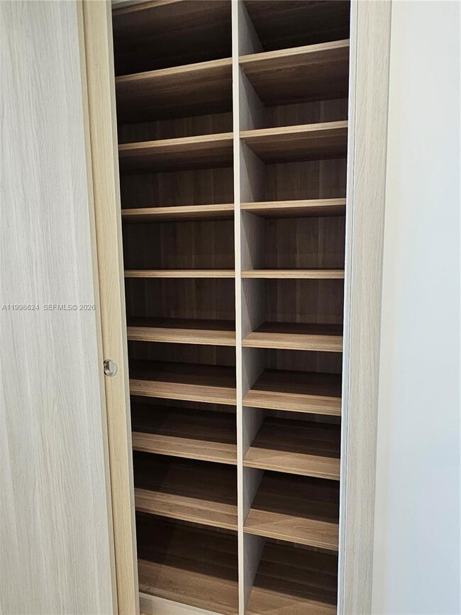 Building Photo - 1000 Brickell Plaza