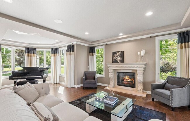 Building Photo - 4443L W Cottonwood Pl