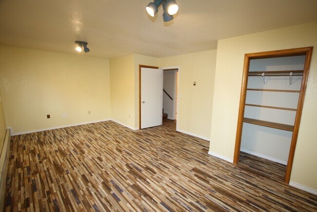 Building Photo - 23827 Chandelle Dr
