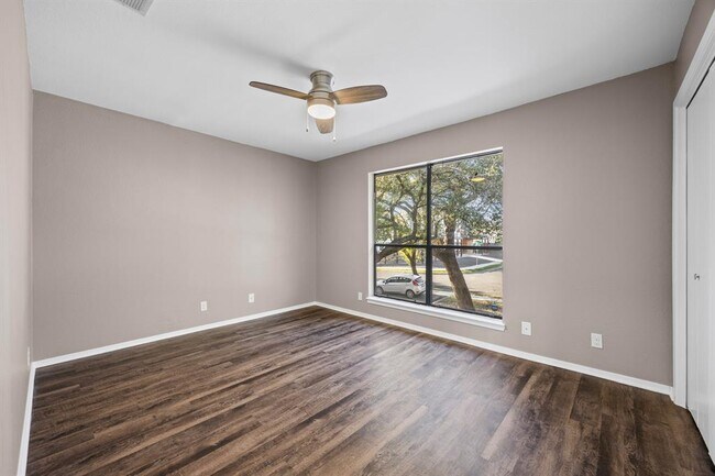 Building Photo - 5215 St Georges Green