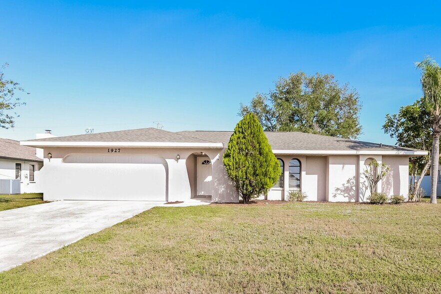 Primary Photo - 1927 SE 5th St