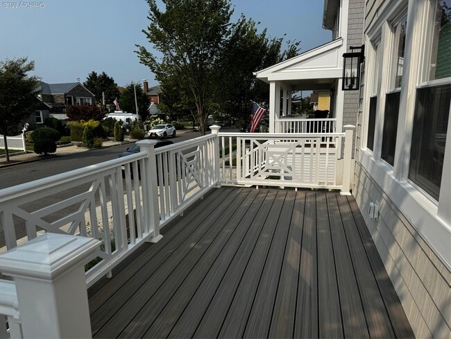 Building Photo - 253 W Market St