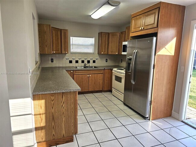 Building Photo - 10530 SW 149th St