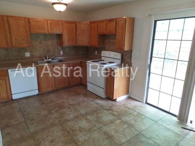 Building Photo - Beautiful House in South KC-Coming SOON!!