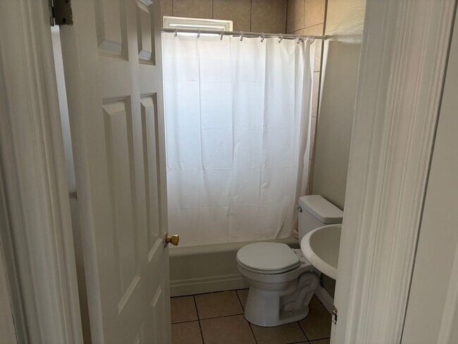 Building Photo - 4806 Northcrest Dr