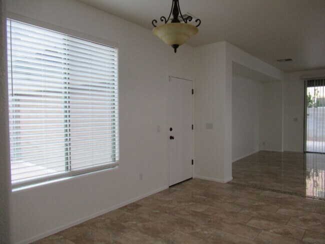 Building Photo - Beautiful Home in Gilbert!