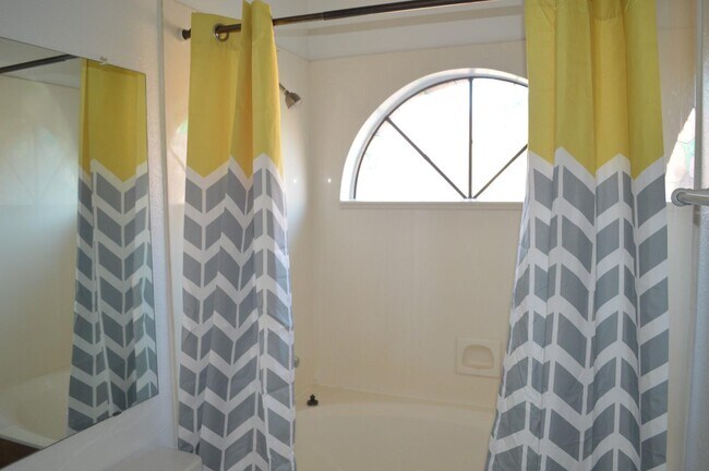 Primary bathroom - shower - 5640 E Bell Rd