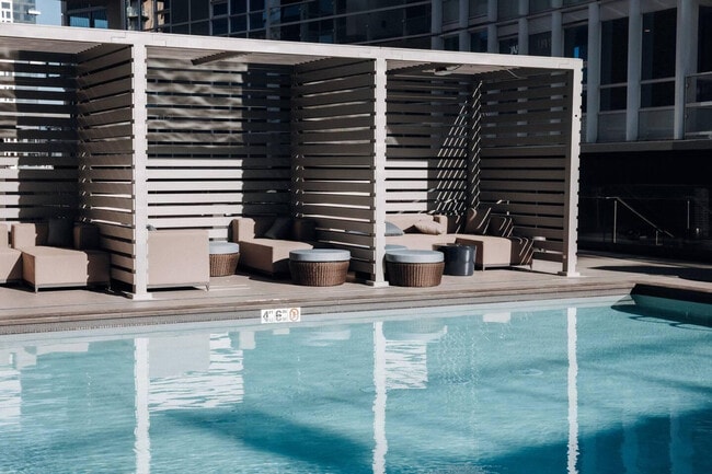 Building Photo - 161 Fairview Ave N