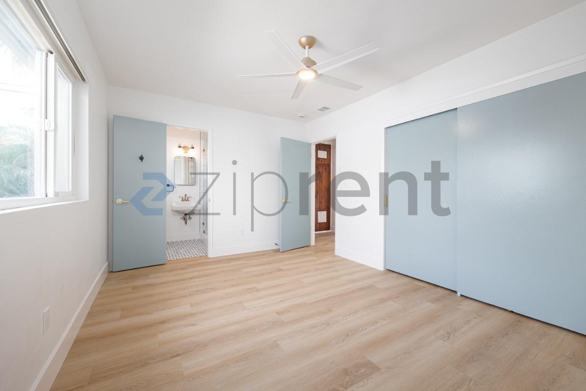 Building Photo - Unit