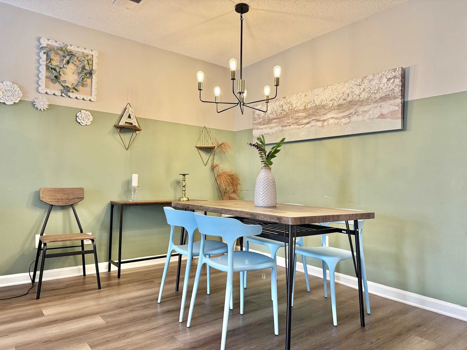 Building Photo - 1275 Sweet Pine Dr