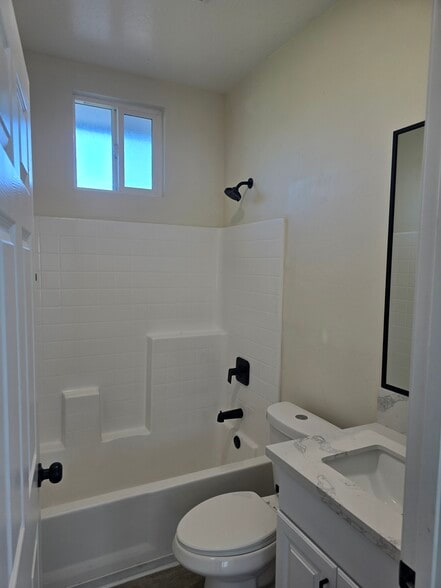 Building Photo - 310 Ohio Dr