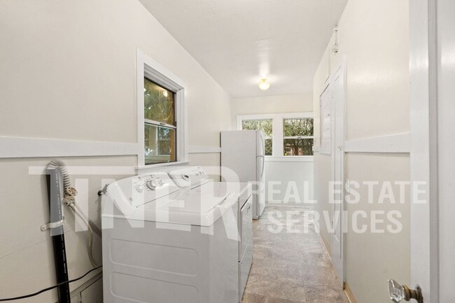 Building Photo - 1701 41st St