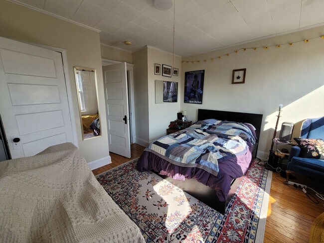 Building Photo - 3006 Guilford Ave