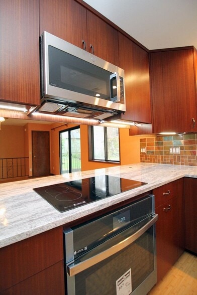 Building Photo - 2727 SE 58th Ave