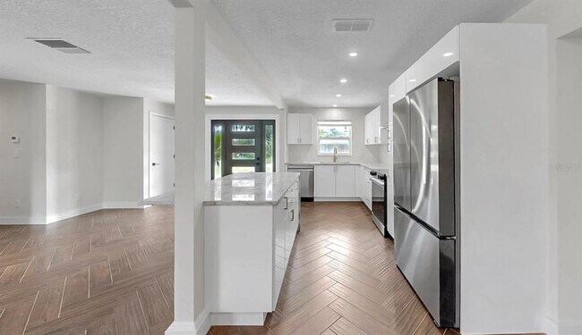 Building Photo - 5435 Drinkard Dr