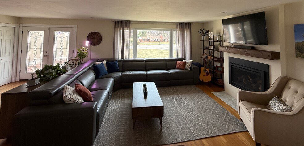 Building Photo - 24 Marsally Dr