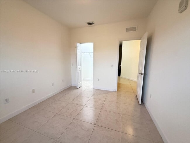 Building Photo - 290 NW 109th Ave