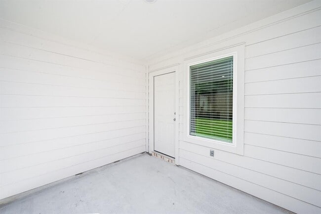 Building Photo - 16738 Paintbrush Holw Ln
