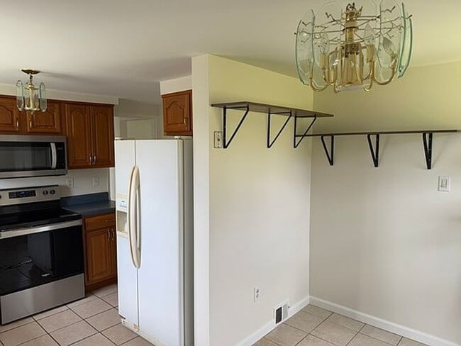 Building Photo - 3548 Brinway Dr
