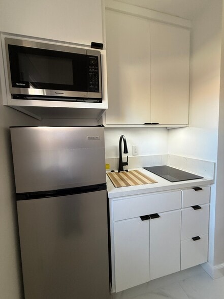 Building Photo - 20029 Ingomar St