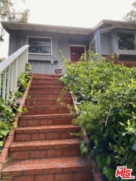 Building Photo - 1712 Benedict Canyon Drive