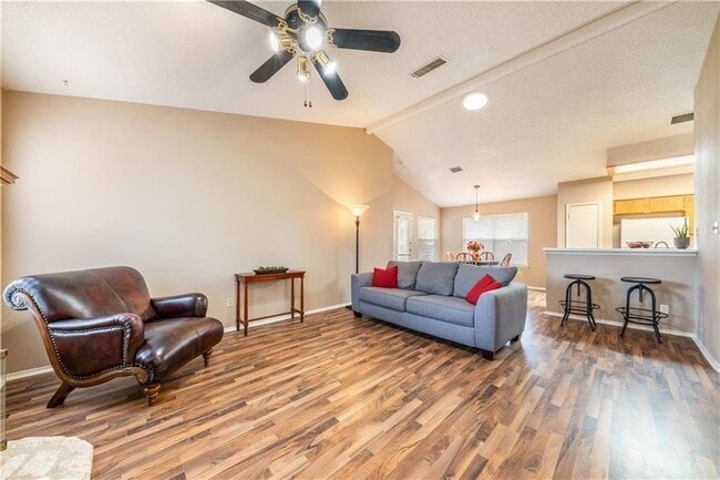 Building Photo - 3010 Red Bay Dr