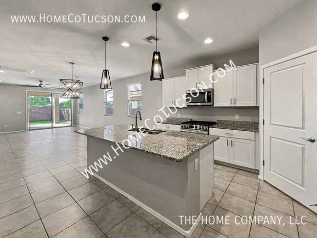 Building Photo - 7140 S Via Gaucho Viejo