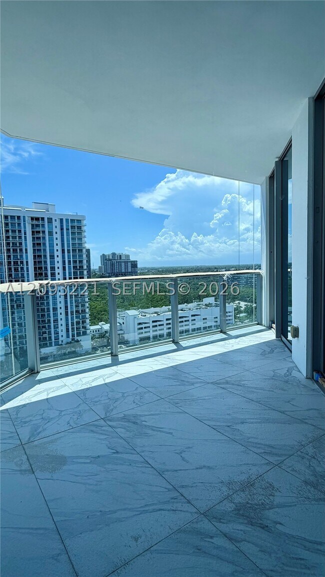 Building Photo - 17301 Biscayne Blvd