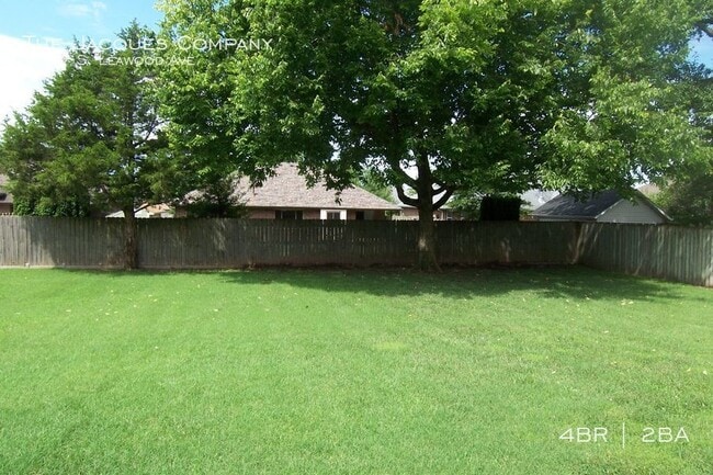 Building Photo - 3677 Leawood Ave