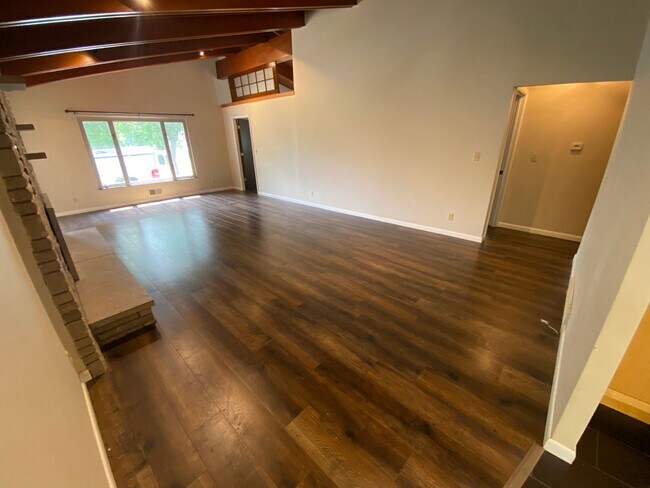 Building Photo - 2384 Johnston Rd
