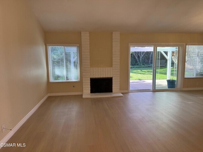 Building Photo - 846 Lindawood St