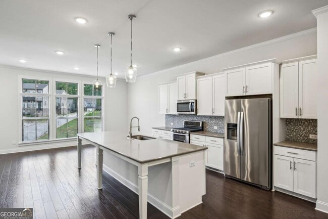Building Photo - 687 Avondale Creek Dr.