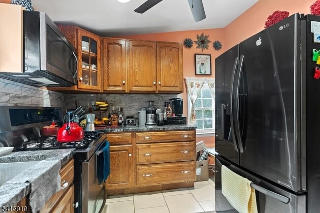 Building Photo - 356 Sherman St