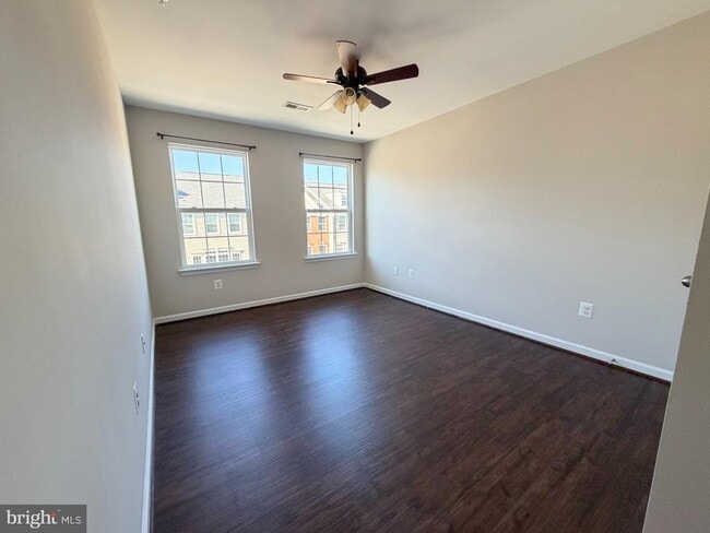 Building Photo - 1607 Sun High Terrace