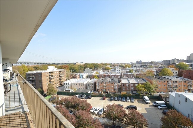 Building Photo - 25-40-40 Shore Blvd