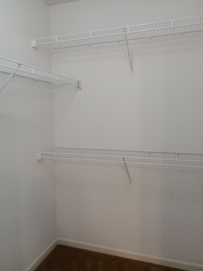 Building Photo - 210-210 Nikki Way