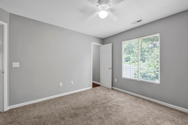 Building Photo - Chinaberry Commons Apartments