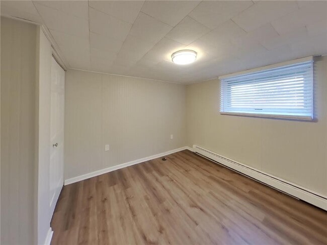 Building Photo - 1397 Pinewood Dr