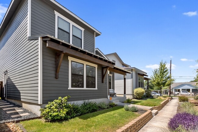 Building Photo - 1114 N Olive St