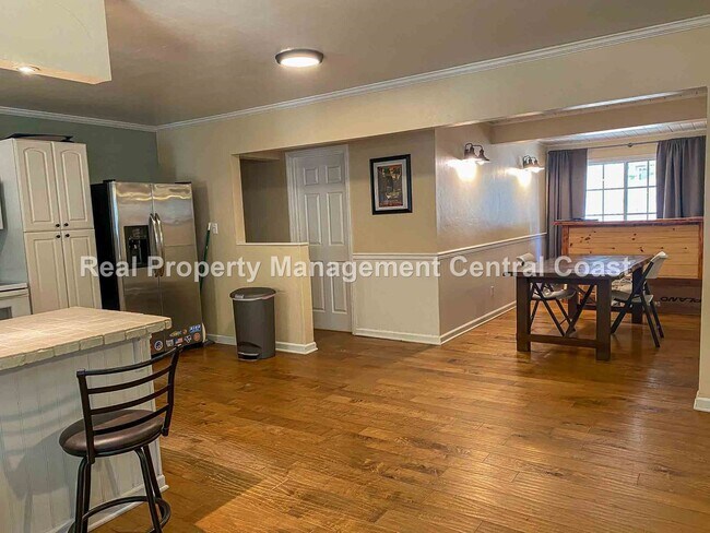 Building Photo - AVAILABLE NOW / SHARED HOME - 1 Bedroom av...