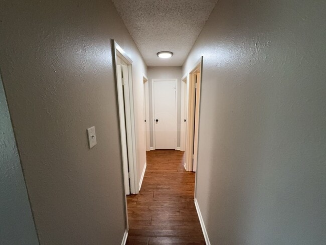 Building Photo - 1205 Kathey Dr