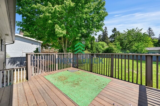 Building Photo - 4 Bed and 2 Bath Remodeled Single-family House Available!