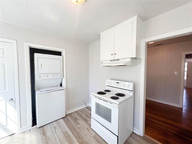 Building Photo - 608 W Lake St