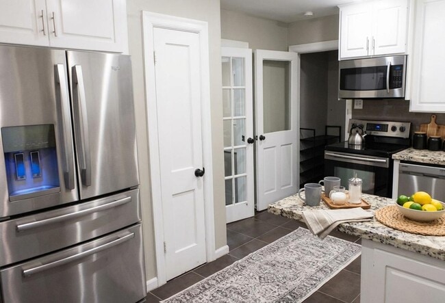 Building Photo - 2611 Tangley St