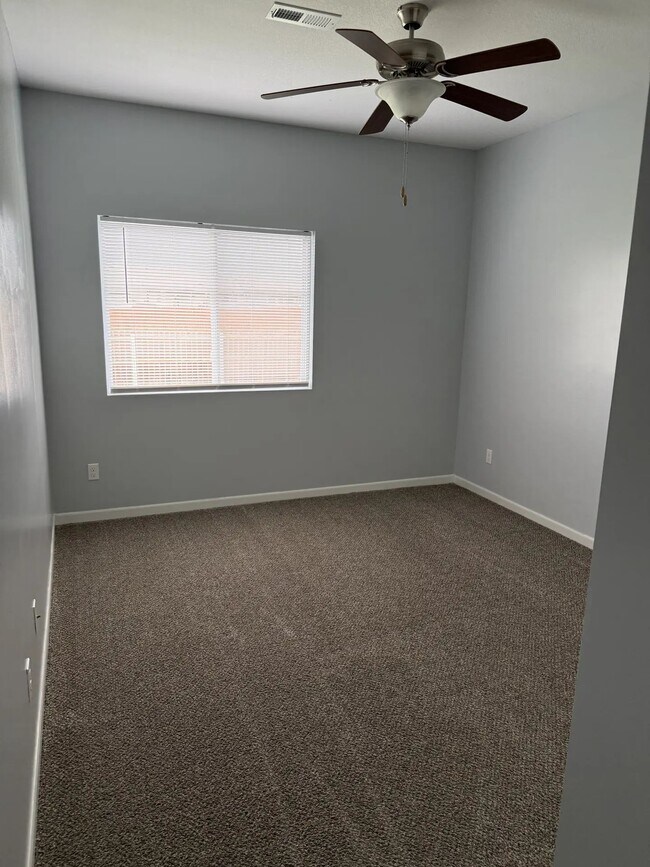 Building Photo - 10610 E Conifer St