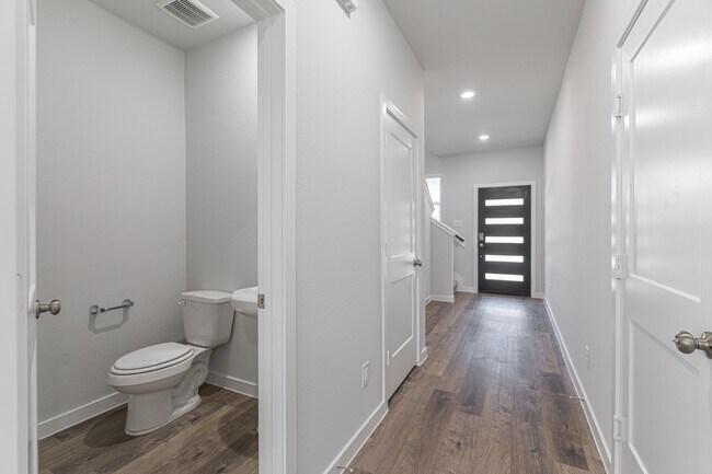 Building Photo - 134 Alset Dr
