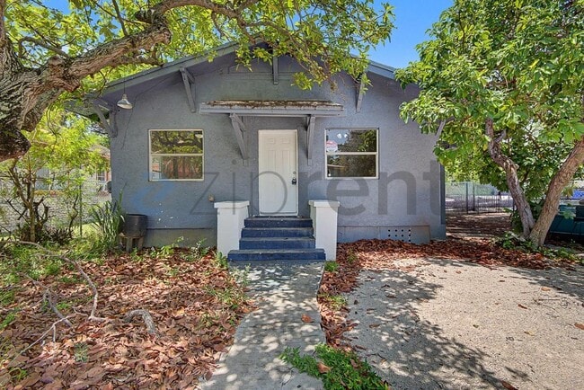 Building Photo - 238 NE 57th St