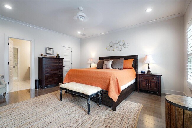 Building Photo - 2020 Elzey Ave