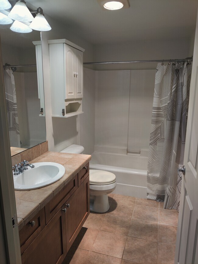 Building Photo - 123 Queen Anne Ave N