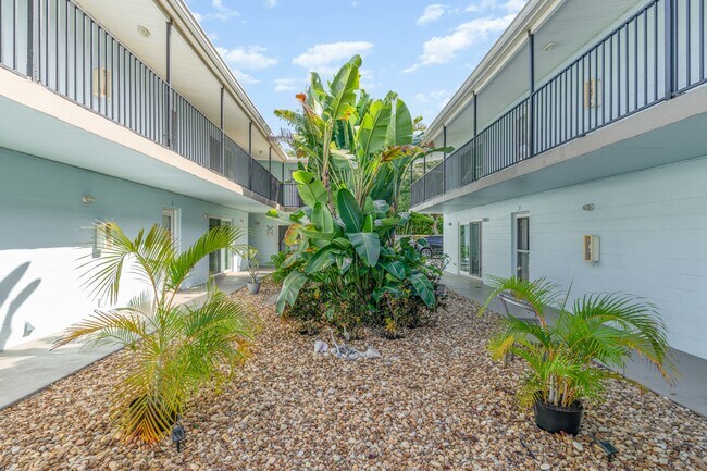 Building Photo - 279 S Brevard Ave